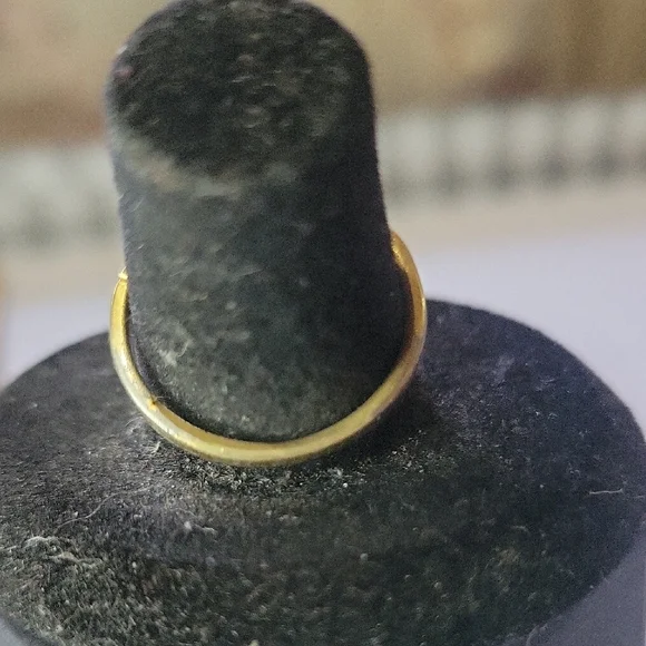 Vintage Linden Women's Ring - Picture 5 of 10